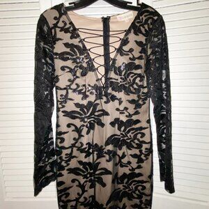 ***********BEAUTIFUL BLACK DRESS WITH SEQUINS AND LACE************